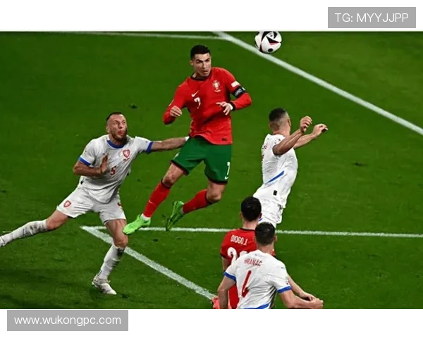 C罗头球进球能力解析:空中统治力为何达历史级