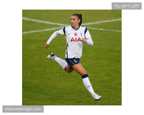 亚历克斯·摩根这生活真是反差大,赛场上女战神,私下却超宠孩子的样子让人怀疑人生!