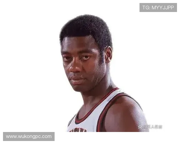 奥斯卡·罗伯特森无球跑动减少，组织核心角色更趋纯粹