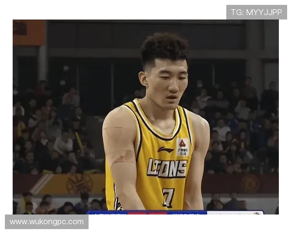 孙铭徽训练完直接拎两袋蛋白粉回家，冰箱塞满能量胶像囤卫生纸