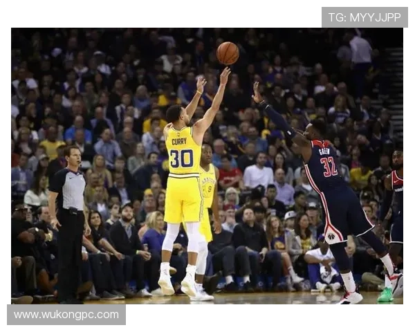 张伯伦场均三双能力拉开历史内线得分差距